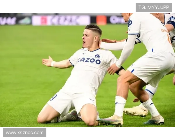 罗德里 vs 维蒂尼亚 中场控制与战术角色差距分析 罗德里 vs 维蒂尼亚 中场控制与战术角色差距分析